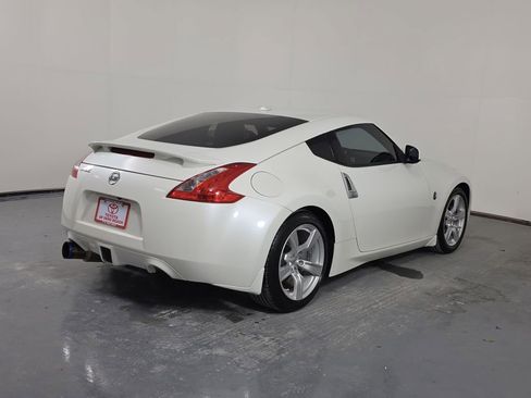 Used 2011 Nissan 370Z Touring RWD image 6
