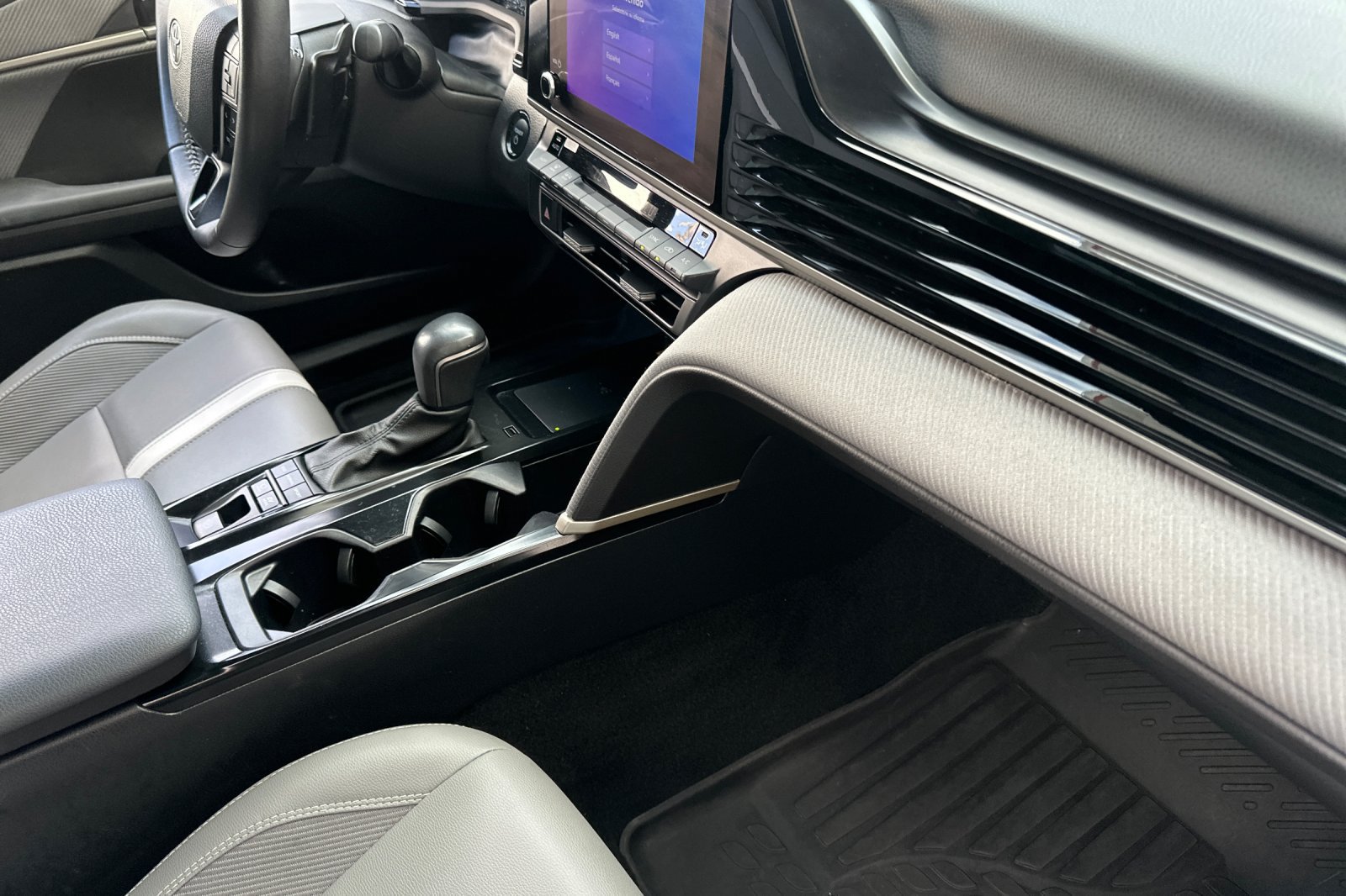 Certified 2025 Toyota Camry SE FWD image 15