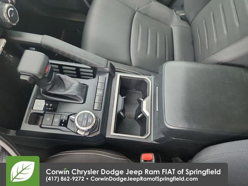 Used 2024 Toyota Tacoma TRD Off-Road image 30