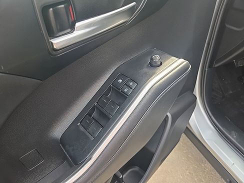 Used 2022 Toyota Highlander XLE image 37