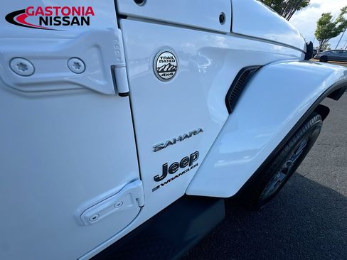 Used 2024 Jeep Wrangler Unlimited Sahara AWD/4WD image 42