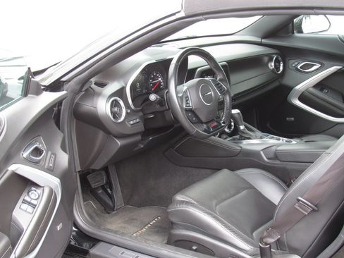 Used 2016 Chevrolet Camaro SS RWD image 10