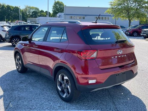 Used 2026 Hyundai Venue SEL FWD image 7