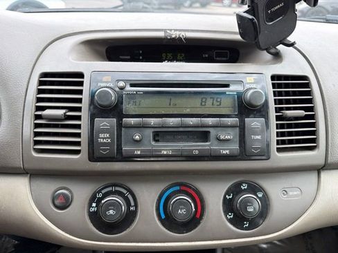 Used 2004 Toyota Camry LE FWD image 13