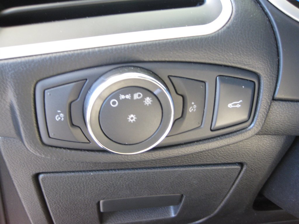 Used 2016 Ford Edge SEL w/ Equipment Group 201A FWD image 15