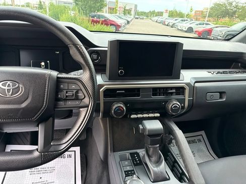 Used 2025 Toyota Tacoma SR5 AWD/4WD image 26