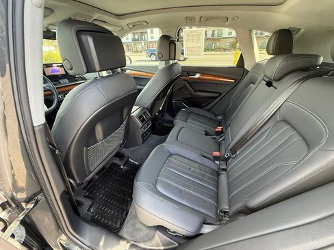 Used 2021 Audi Q5 2.0T Premium w/ Convenience Package image 29