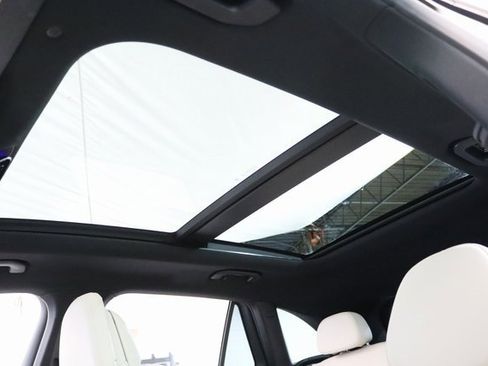 Certified 2025 Mercedes-Benz GLC 300 4MATIC image 9