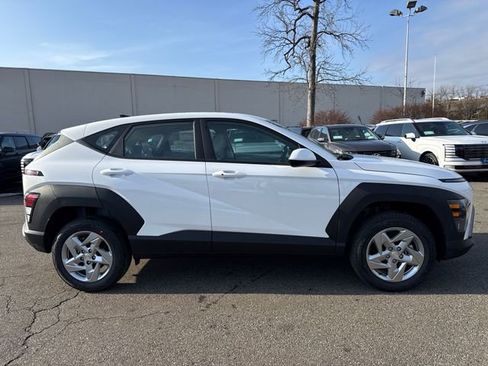 New 2026 Hyundai Kona SE image 8