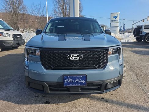 Certified 2025 Ford Maverick Lariat w/ Black Appearance Package image 2