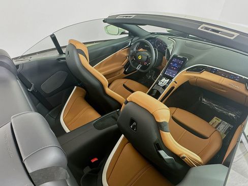 Used 2024 Ferrari Roma Spider RWD image 71