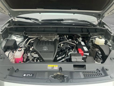 Used 2023 Toyota Highlander LE image 18