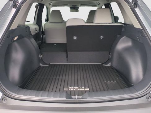 Used 2026 Toyota Corolla Cross L image 12