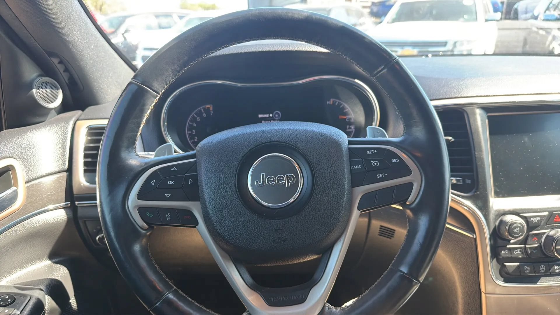 Used 2017 Jeep Grand Cherokee Limited AWD/4WD image 5