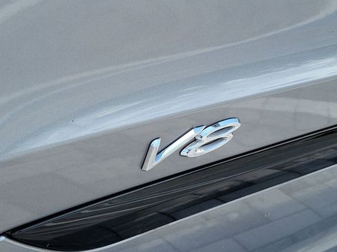 Used 2021 Bentley Bentayga AWD/4WD image 10