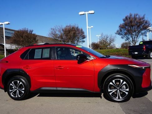 Used 2024 Toyota bZ4X XLE image 4