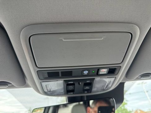 Used 2019 Honda Pilot Touring image 42