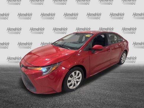 Used 2021 Toyota Corolla LE FWD image 3