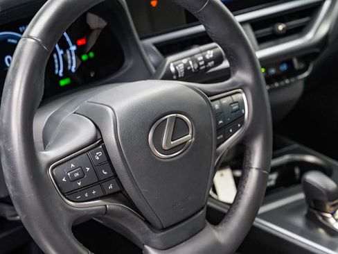 Certified 2025 Lexus UX 300h FWD w/ Accessory Package (Z2) image 21