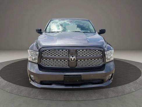Used 2017 RAM 1500 Express AWD/4WD image 3