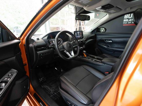 Used 2021 Nissan Sentra SR w/ SR Premium Package FWD image 8