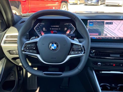 Certified 2025 BMW 330i Sedan image 5