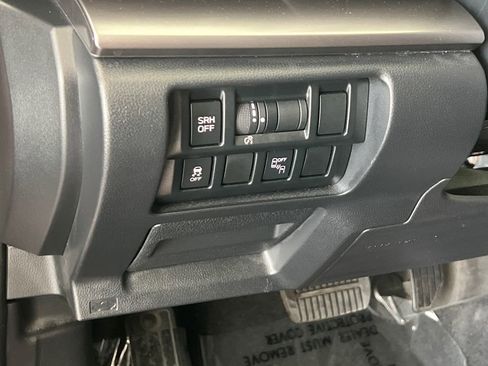 Used 2019 Subaru Crosstrek 2.0i Limited w/ Moonroof Package AWD/4WD image 38