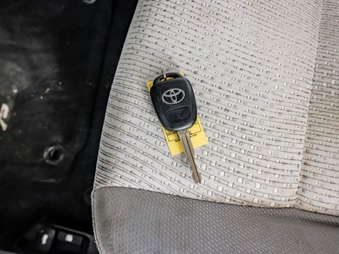 Used 2012 Toyota Camry LE image 57