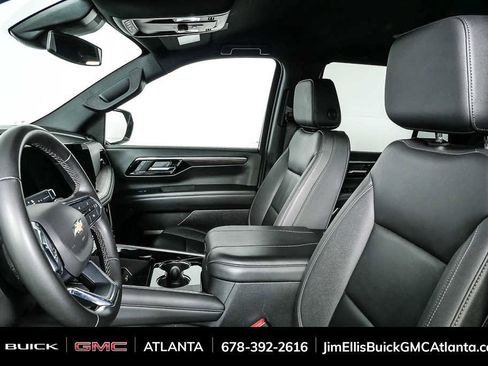 Used 2025 Chevrolet Tahoe LT image 5