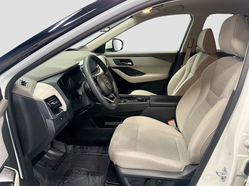 Used 2021 Nissan Rogue SV image 19