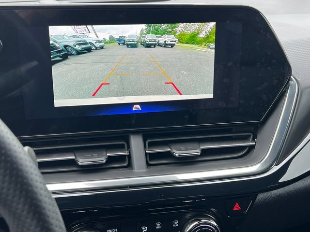 Used 2026 Chevrolet Trax RS w/ Sunroof Package FWD image 23