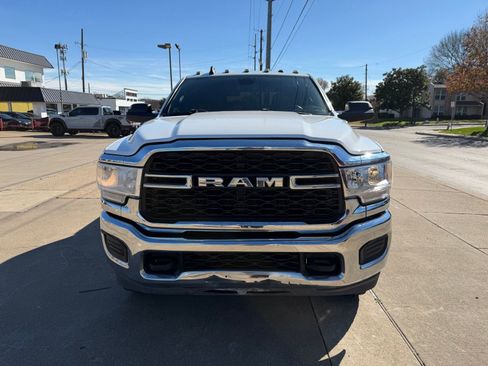 Used 2022 RAM 2500 Tradesman w/ Chrome Appearance Group AWD/4WD image 10