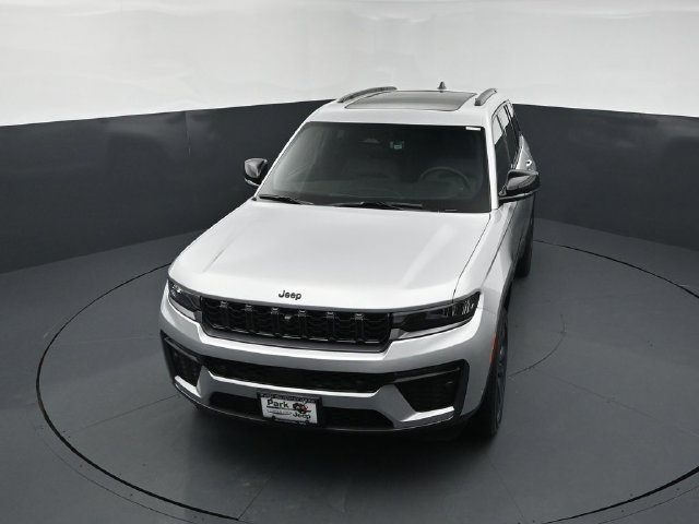 New 2026 Jeep Grand Cherokee Limited AWD/4WD image 13
