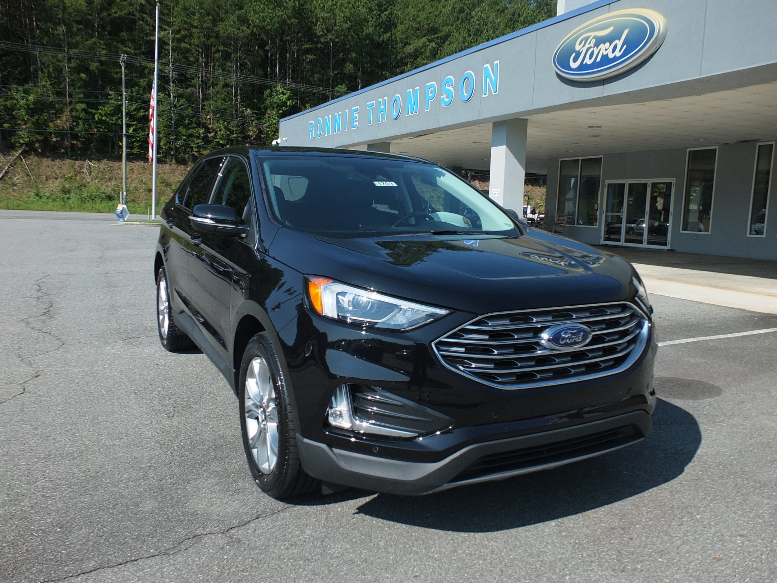 Used 2024 Ford Edge Titanium AWD/4WD image 1