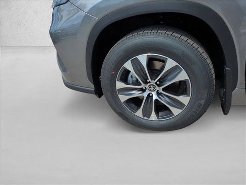 New 2026 Toyota Highlander XLE AWD/4WD image 10