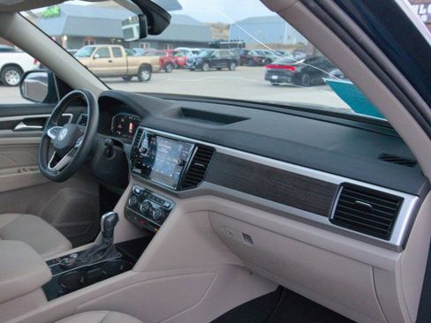 Used 2022 Volkswagen Atlas SE image 35