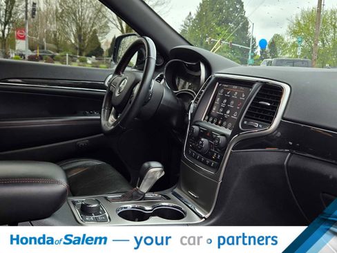 Used 2018 Jeep Grand Cherokee Trailhawk w/ Trailhawk Luxury Group image 17
