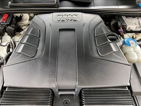 Used 2017 Audi Q7 3.0T Premium Plus w/ Premium Plus Package image 9