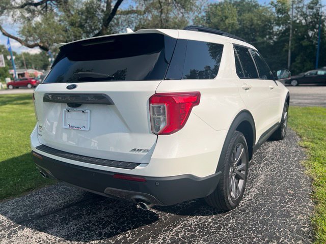 Used 2023 Ford Explorer XLT w/ Equipment Group 202A AWD/4WD image 8