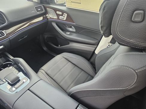 Used 2026 Mercedes-Benz GLS 450 4MATIC image 29