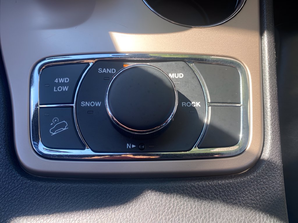 Used 2014 Jeep Grand Cherokee Limited AWD/4WD image 22