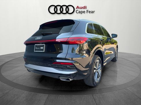 Certified 2025 Audi Q5 Premium AWD/4WD image 5