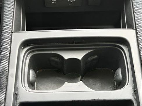 Used 2021 Land Rover Defender 110 X-Dynamic SE image 8