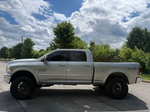 Used 2017 RAM 2500 Laramie w/ Convenience Group AWD/4WD image 3