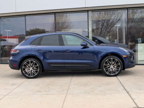 Certified 2025 Porsche Macan image 8