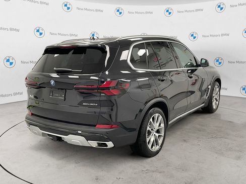 New 2026 BMW X5 xDrive50e image 4