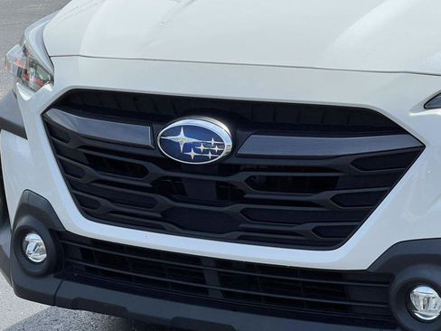 Used 2023 Subaru Outback Premium AWD/4WD image 32