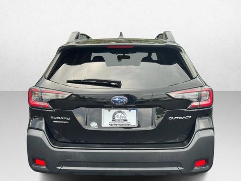 Used 2023 Subaru Outback Premium AWD/4WD image 5