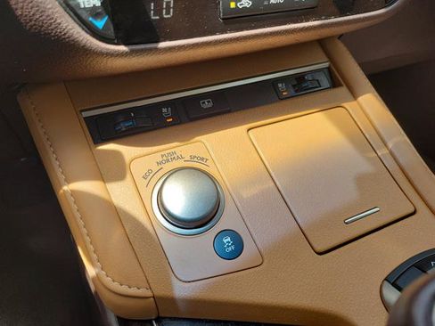 Used 2016 Lexus ES 350 w/ Luxury Package w/Wood Trim FWD image 63