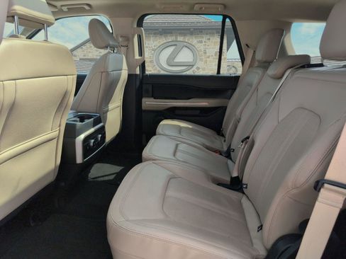 Used 2024 Ford Expedition Limited image 18